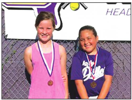Emily Mays and Jatzen Hammond - 3rd place 10 Girls doubles