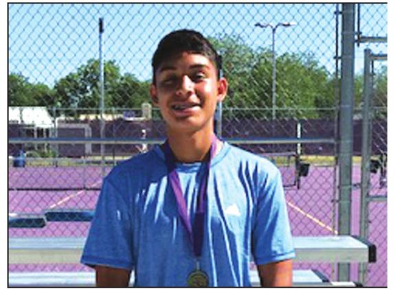 Giovanni Fauley - 1st place in 14 boys singles